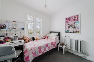 Bed 4- click for photo gallery